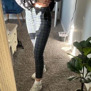High-waisted Plaid pants!